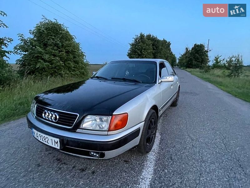 Седан Audi 100 1992 в Василькове