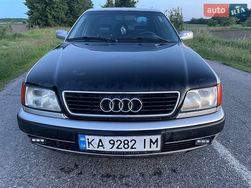 Седан Audi 100 1992 в Василькове