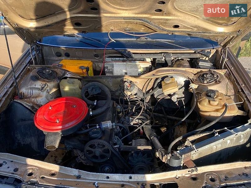 Седан Audi 100 1983 в Шипинцях