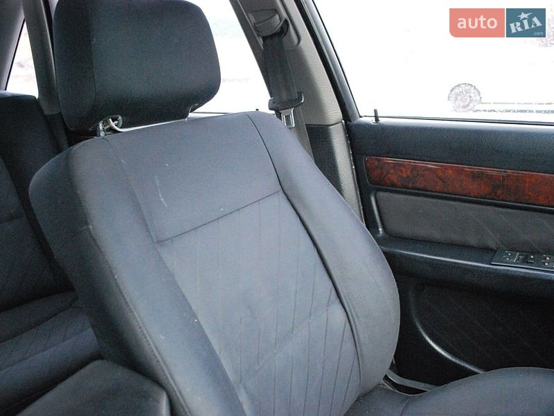 Седан Audi 100 1993 в Харкові