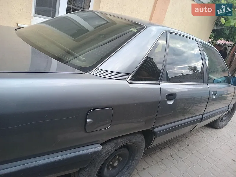 Audi 100