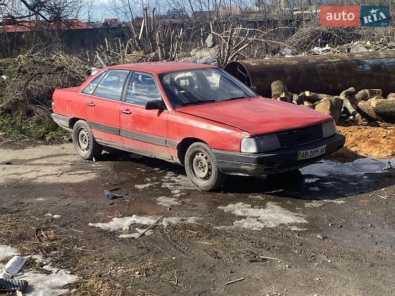 Седан Audi 100 1984 в Виннице