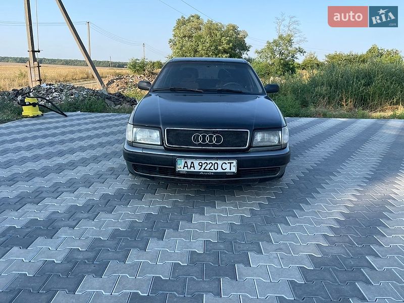 Седан Audi 100 1992 в Сутисках