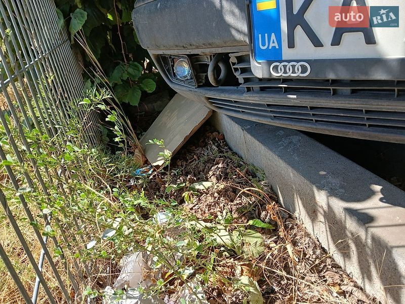 Седан Audi 100 1993 в Одессе
