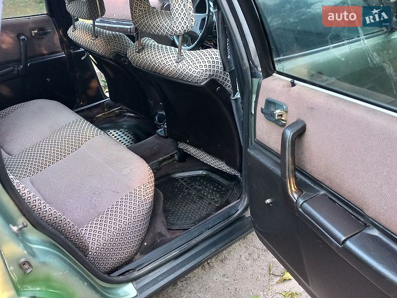Седан Audi 100 1983 в Володимирі