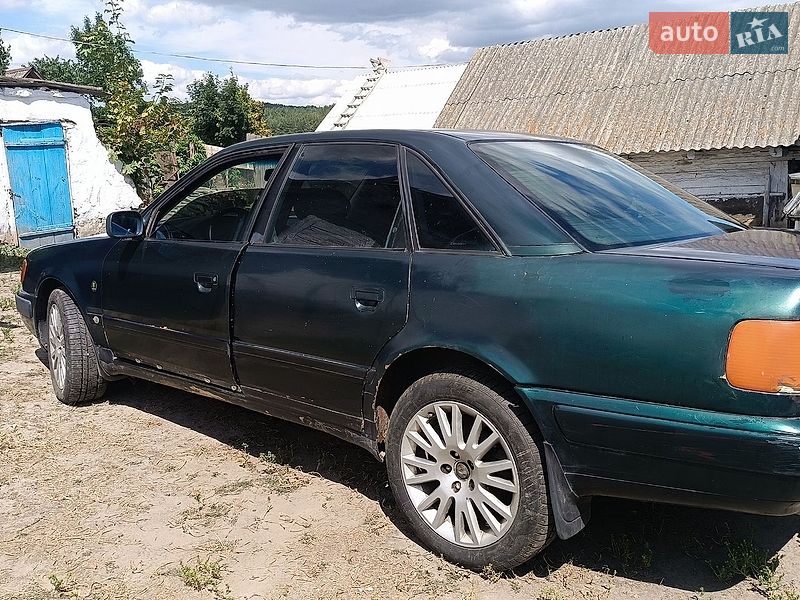 Седан Audi 100 1993 в Остроге