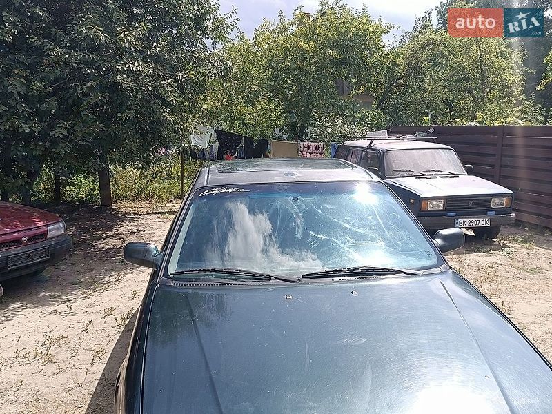 Седан Audi 100 1993 в Остроге