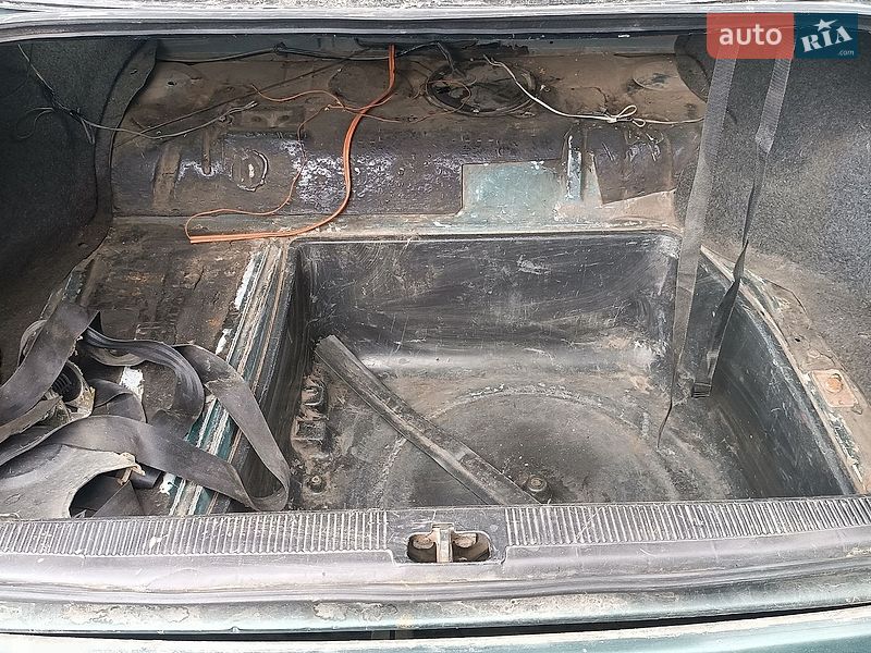 Седан Audi 100 1993 в Остроге