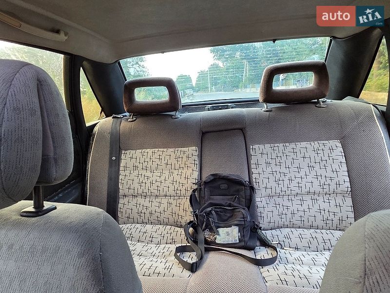Седан Audi 100 1985 в Ровно