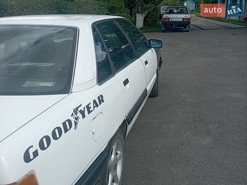 Седан Audi 100 1989 в Хмільнику