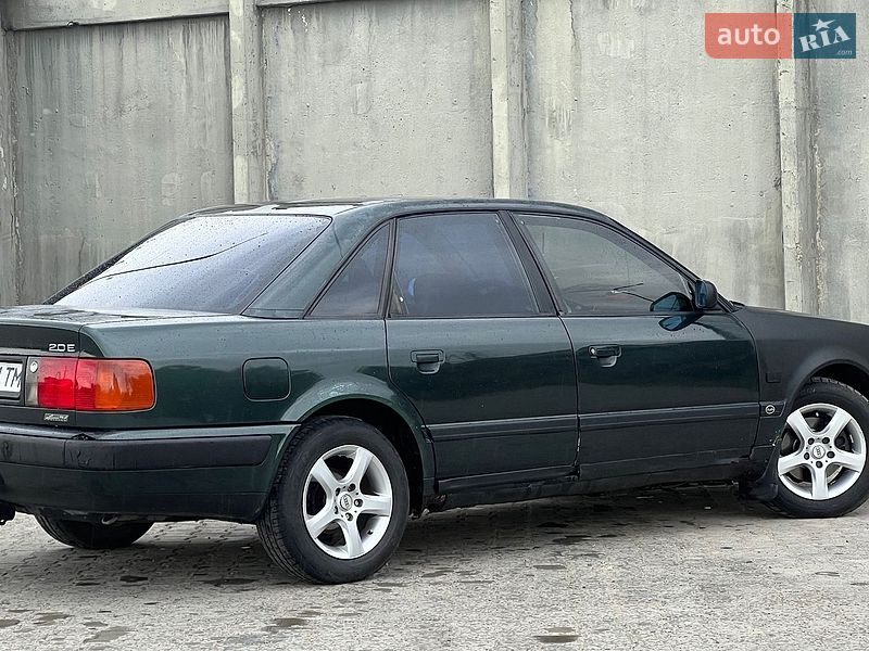 Седан Audi 100 1994 в Дрогобичі
