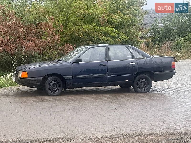 Седан Audi 100 1983 в Владимире