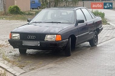 Седан Audi 100 1983 в Владимире