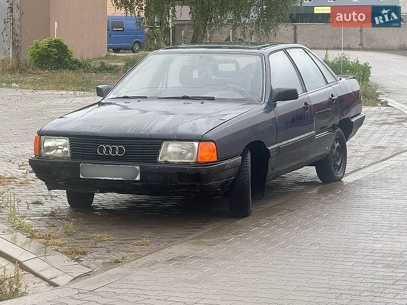 Седан Audi 100 1983 в Владимире