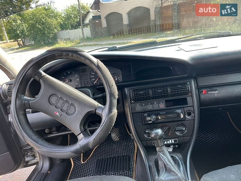 Седан Audi 100 1992 в Смілі