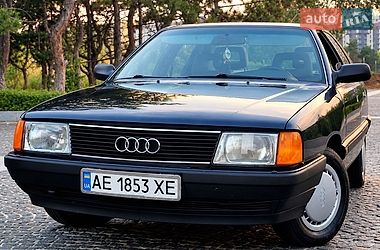 Седан Audi 100 1988 в Днепре