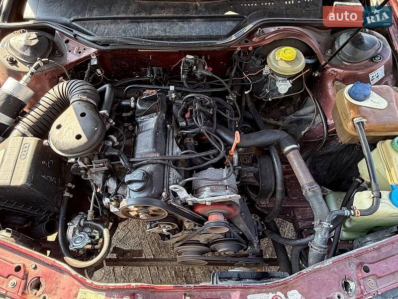 Седан Audi 100 1992 в Березному