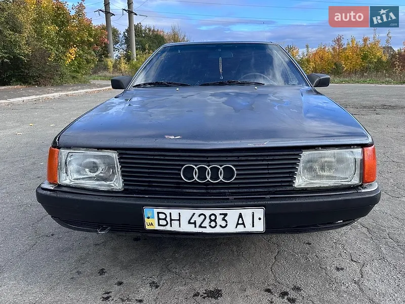 Audi 100