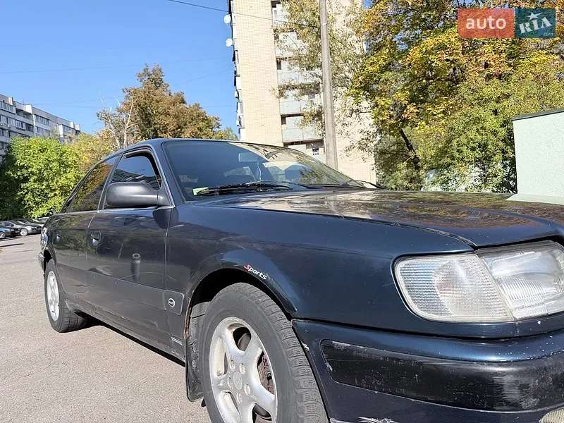 Audi 100