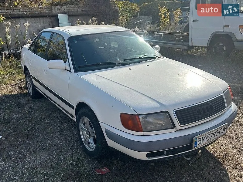 Audi 100