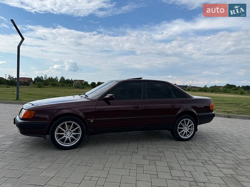 Седан Audi 100 1992 в Ровно