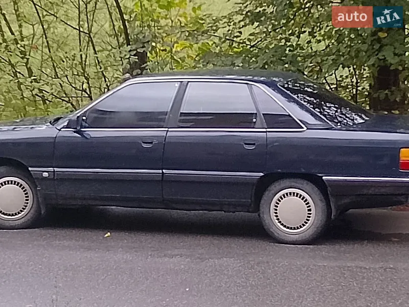 Audi 100