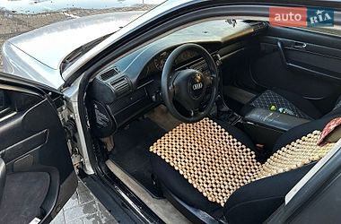 Седан Audi 100 1992 в Ровно