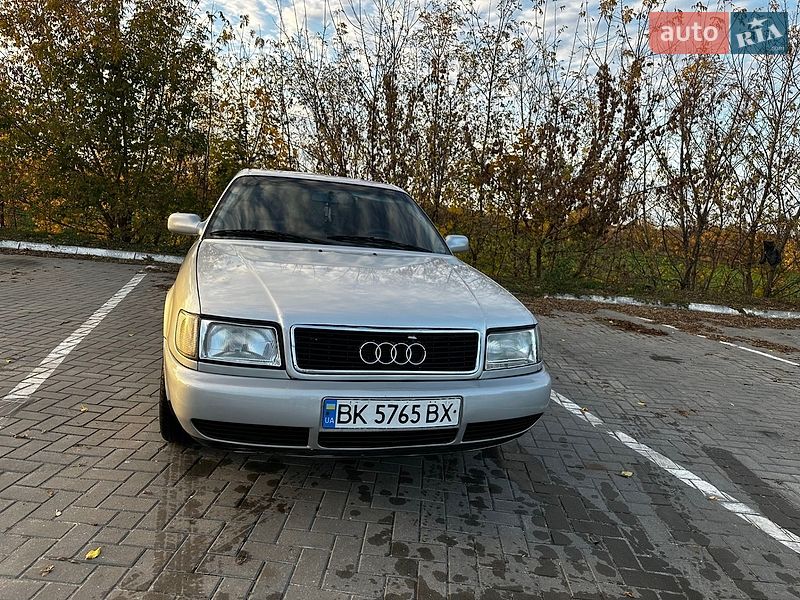 Седан Audi 100 1992 в Ровно