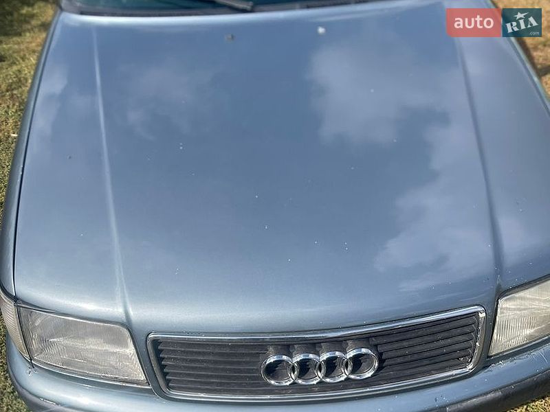 Седан Audi 100 1991 в Глухове