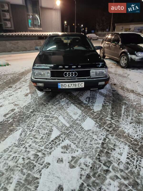 Седан Audi 200 1989 в Чорткове
