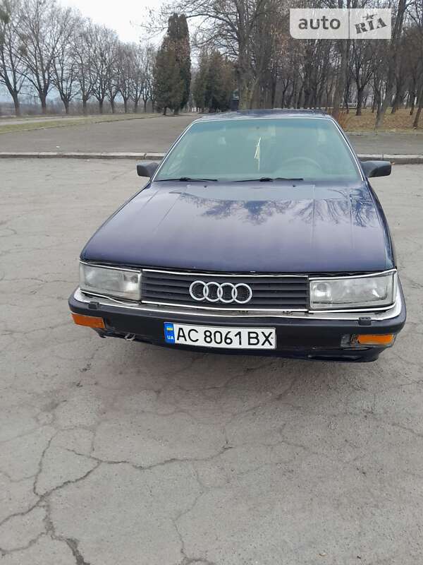 Седан Audi 200 1984 в Владимир-Волынском