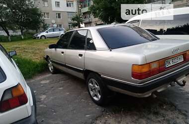 Седан Audi 200 1988 в Білогір'ї