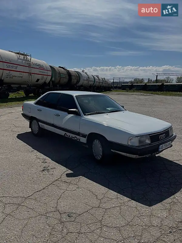 Седан Audi 200 1986 в 