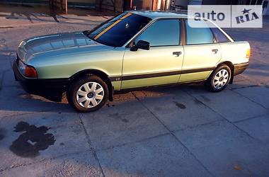 Седан Audi 80 1988 в Черновцах