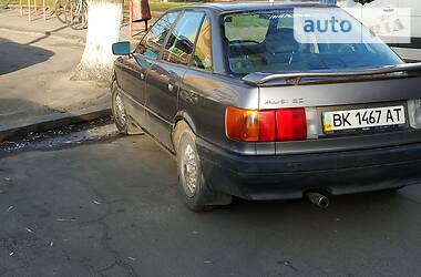 Седан Audi 80 1987 в Костополе