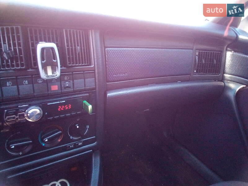 Седан Audi 80 1994 в Рахові