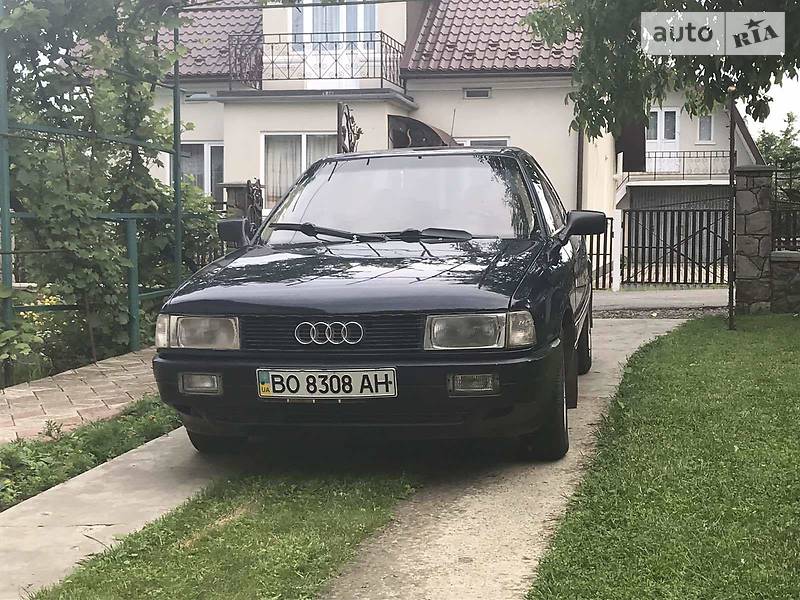 Седан Audi 80 1990 в Монастыриске