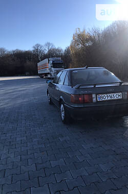 Седан Audi 80 1988 в Копычинце