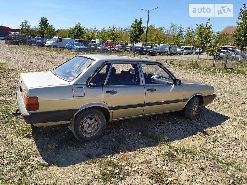 Седан Audi 80 1984 в Виноградове