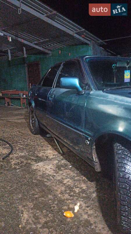 Седан Audi 80 1993 в Первомайске