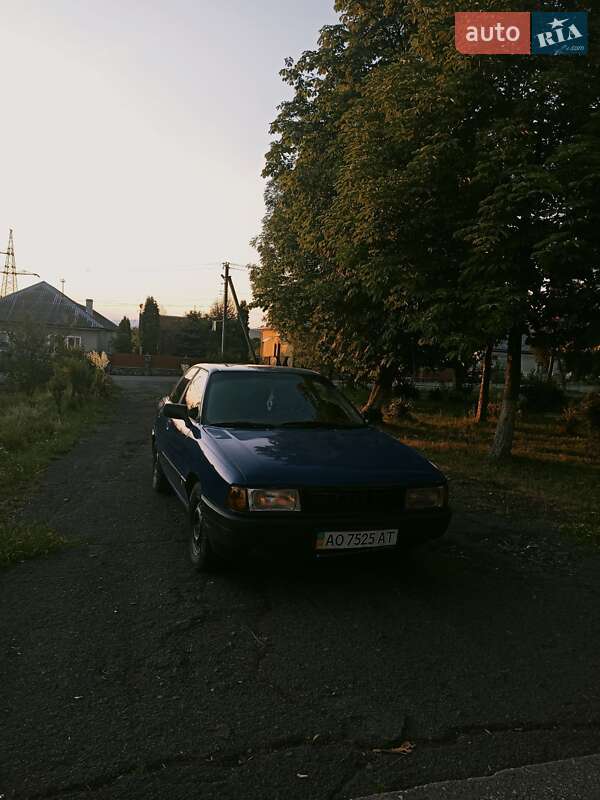 Седан Audi 80 1987 в Перечине