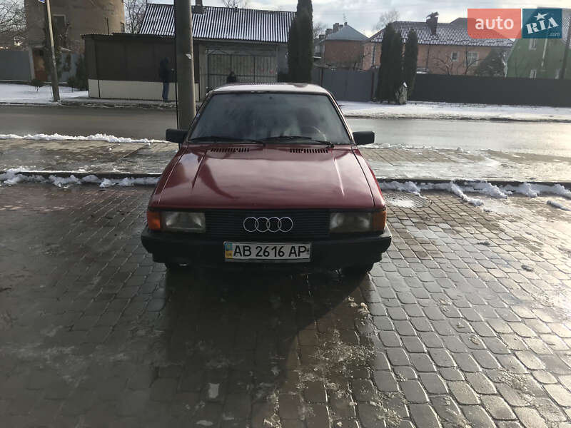 Седан Audi 80 1981 в Каменец-Подольском