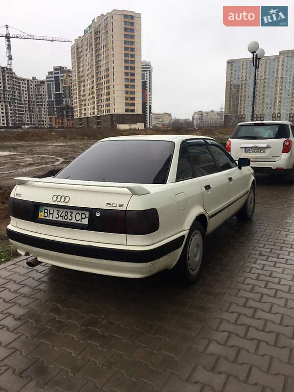 Седан Audi 80 1988 в Арцизе