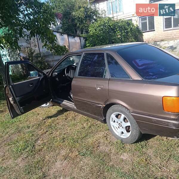 Седан Audi 80 1987 в Переяславе