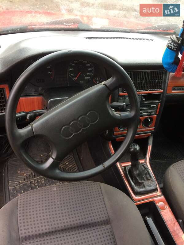 Седан Audi 80 1991 в Теофиполе