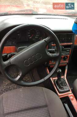 Седан Audi 80 1991 в Теофиполе