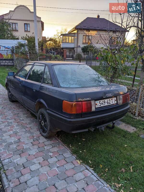Седан Audi 80 1988 в Городке
