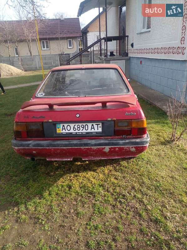Седан Audi 80 1985 в Надворной