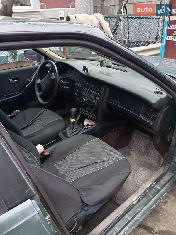 Седан Audi 80 1988 в Гоще
