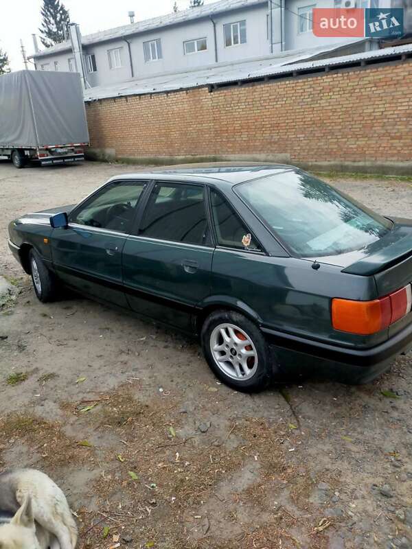 Седан Audi 80 1988 в Гоще